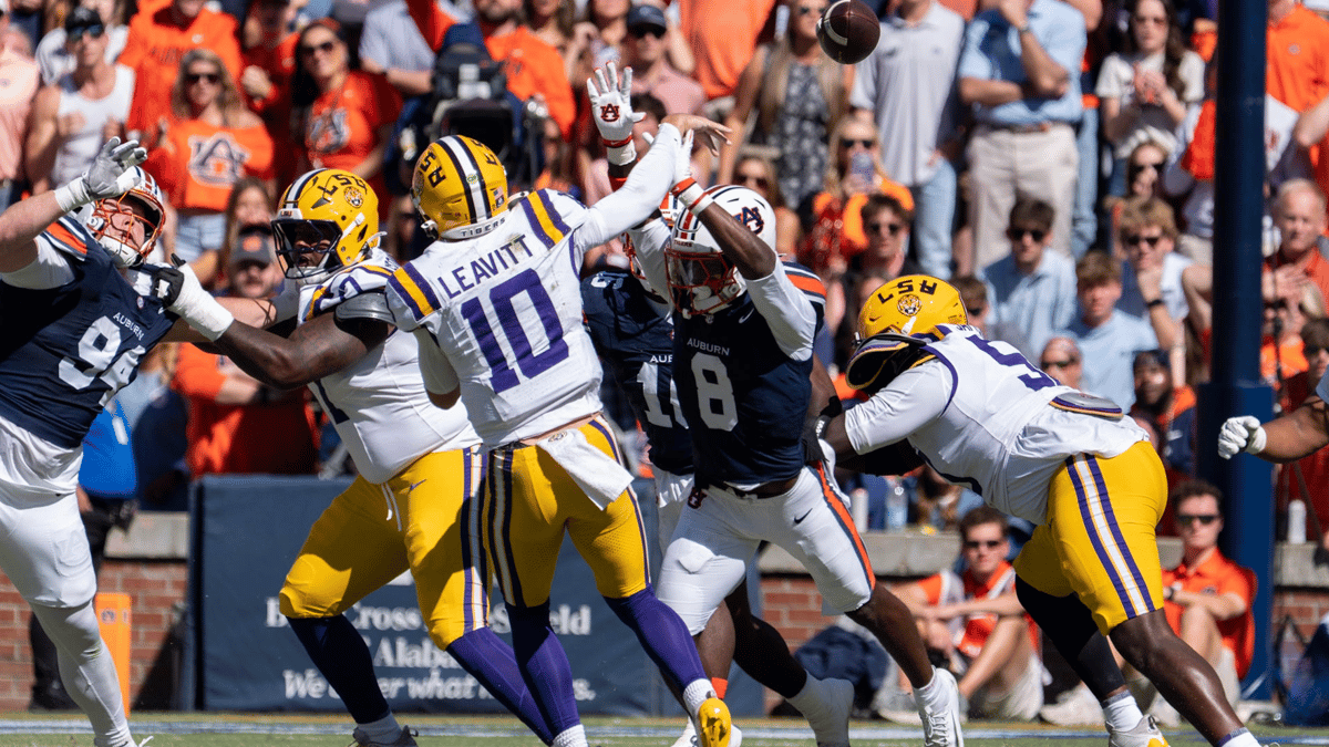 2 of PFF's 5 Lowest-Graded starters for LSU came in the trenches (Photo: USA TODAY Network via Reuters Connect)
